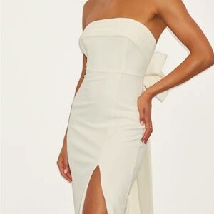 Elegant White Strapless Dress